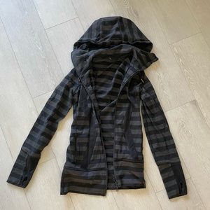 Lululemon Womens Black Striped Jacket Sz 4